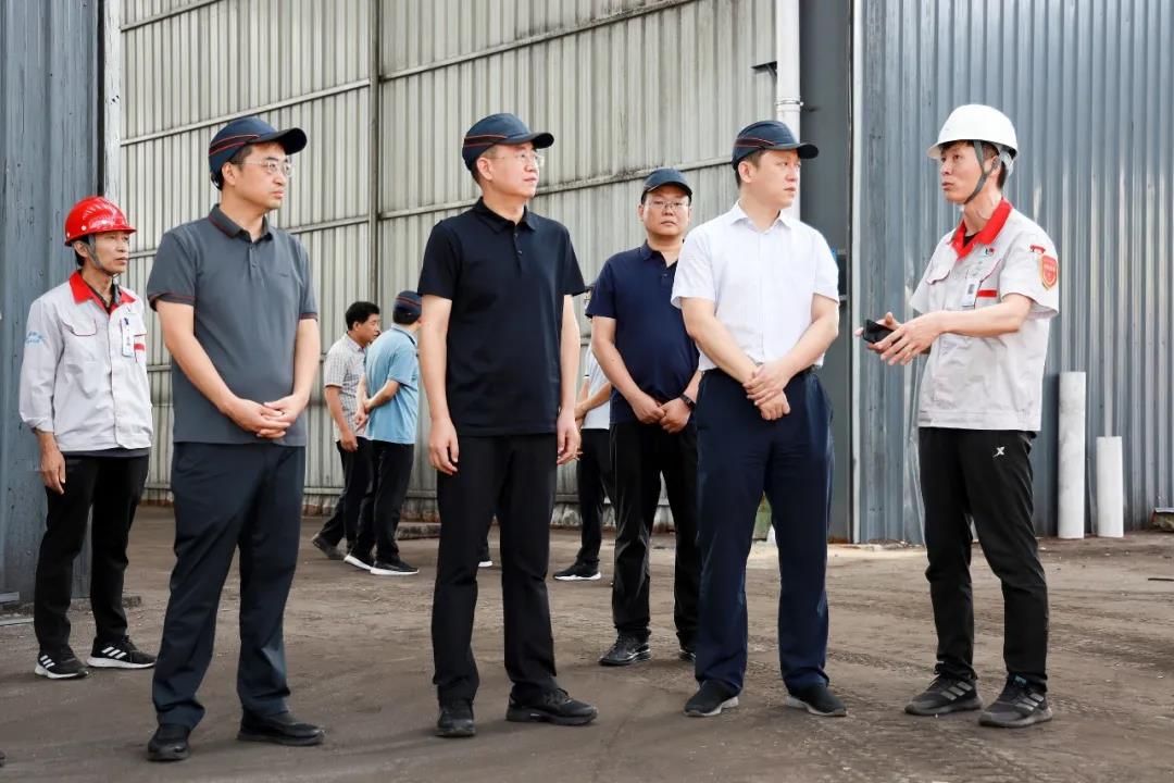 市委常委、副市長(zhǎng)、翼城縣委書記王淵到華翔（翼城）新材料科技園現(xiàn)場(chǎng)辦公